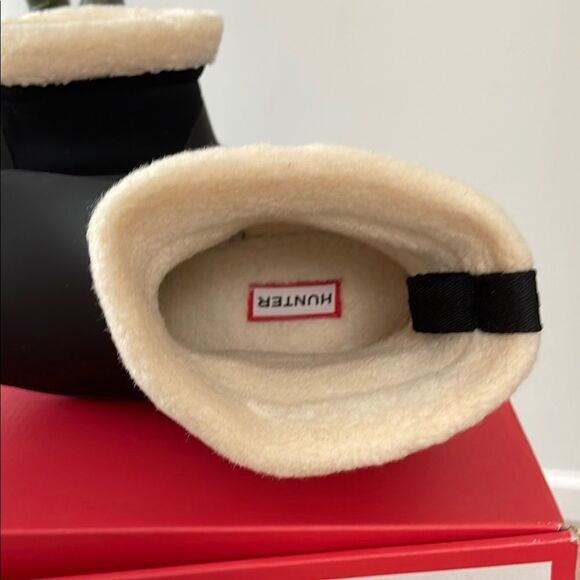 Hunter Women's In/Out Insulated Faux Shearling Boots size 8 - Picture 4 of 7